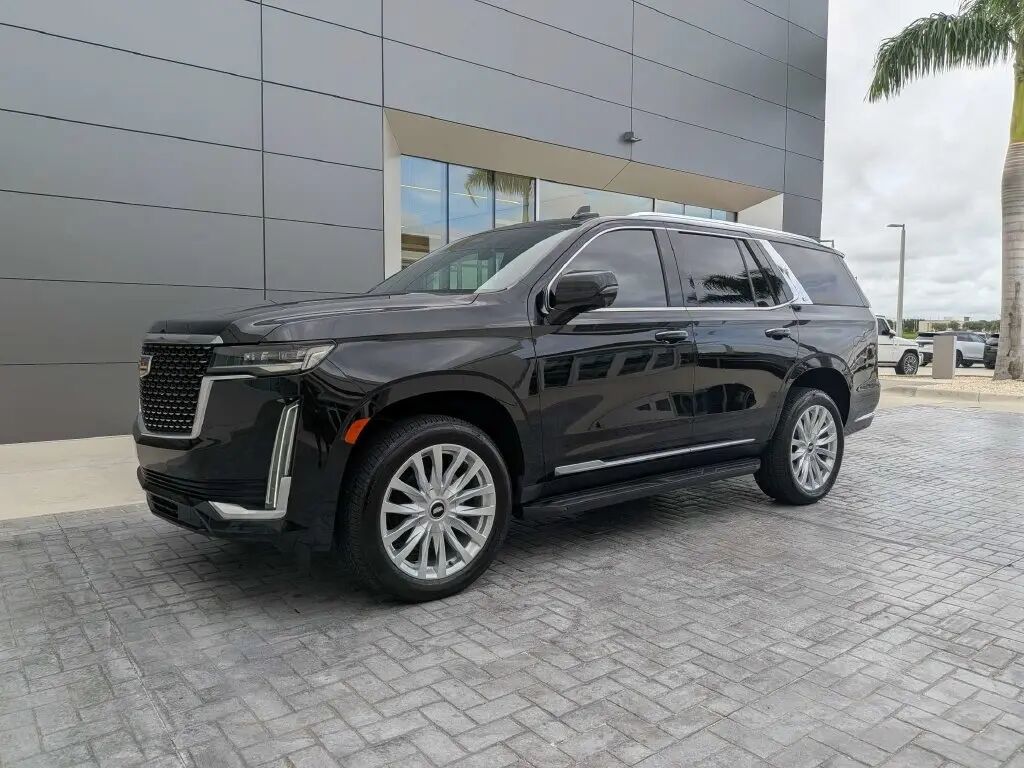 2022 Cadillac Escalade Luxury — photo 1 of 13