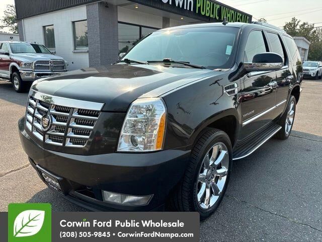2012 Cadillac Escalade Luxury — photo 1 of 14