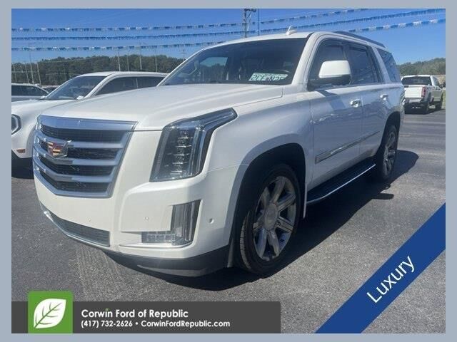 2017 Cadillac Escalade Luxury