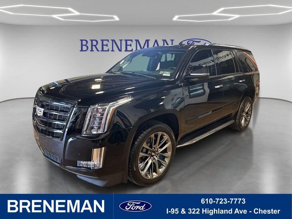 2019 Cadillac Escalade Luxury — photo 1 of 2