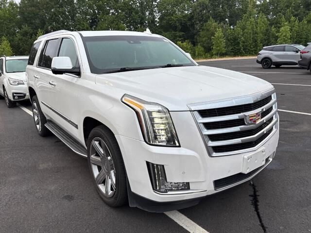 2016 Cadillac Escalade Luxury Collection