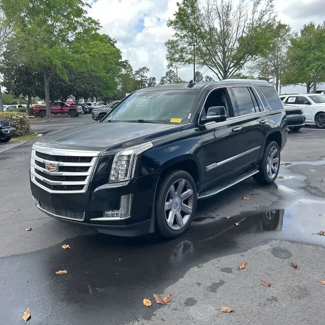 2016 Cadillac Escalade Luxury Collection — photo 1 of 13