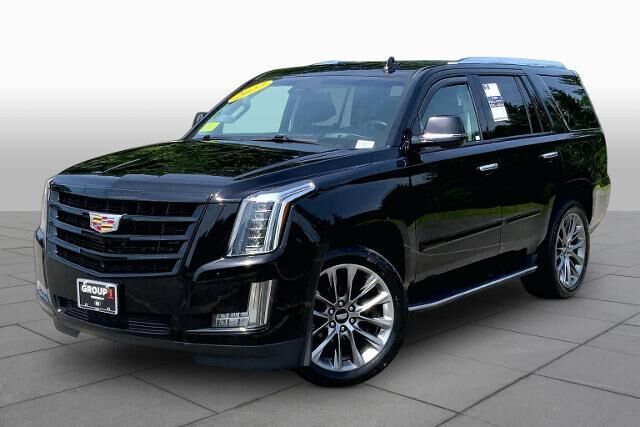 2020 Cadillac Escalade Luxury — photo 1 of 23