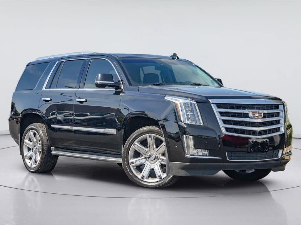 2019 Cadillac Escalade Luxury — photo 1 of 1