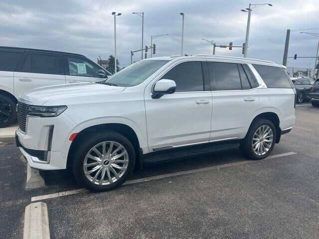 2023 Cadillac Escalade Premium Luxury — photo 1 of 5