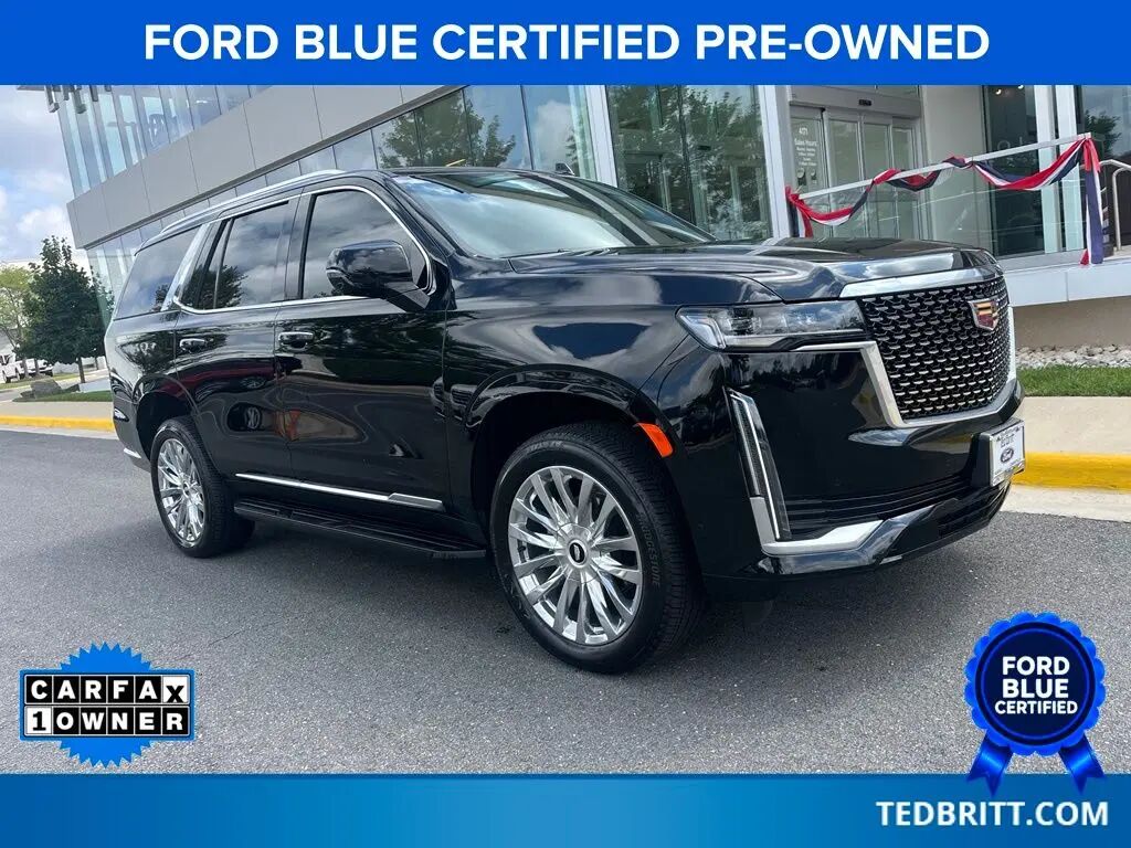 2024 Cadillac Escalade Premium Luxury — photo 1 of 11