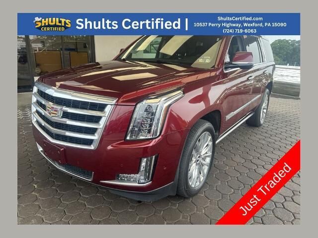 2017 Cadillac Escalade Premium Luxury — photo 1 of 12