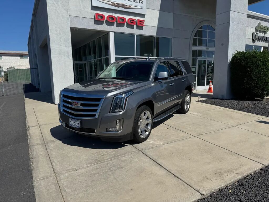 2019 Cadillac Escalade Premium Luxury — photo 1 of 13