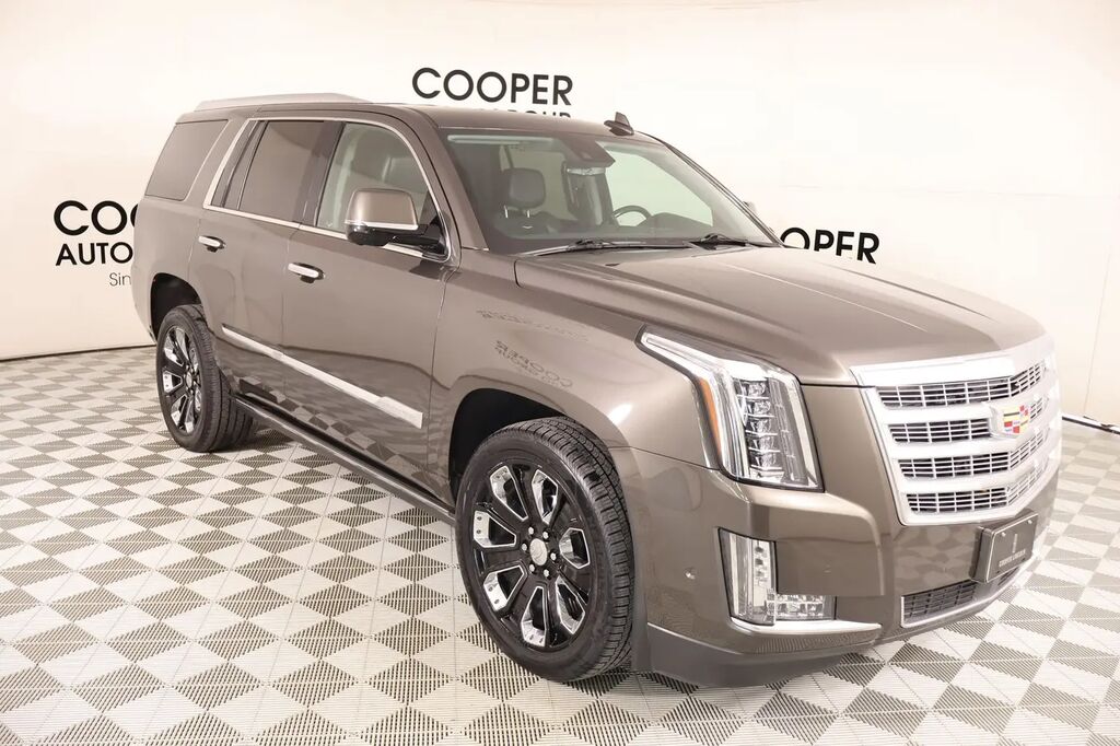2020 Cadillac Escalade Premium Luxury — photo 1 of 26