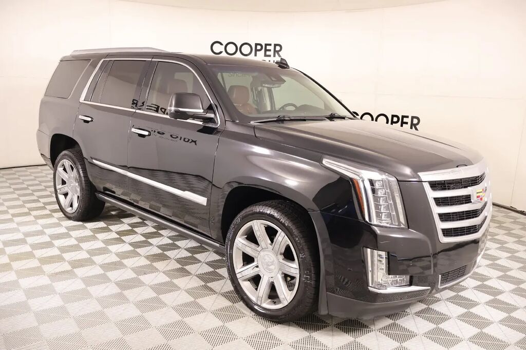 2020 Cadillac Escalade Premium Luxury — photo 1 of 13