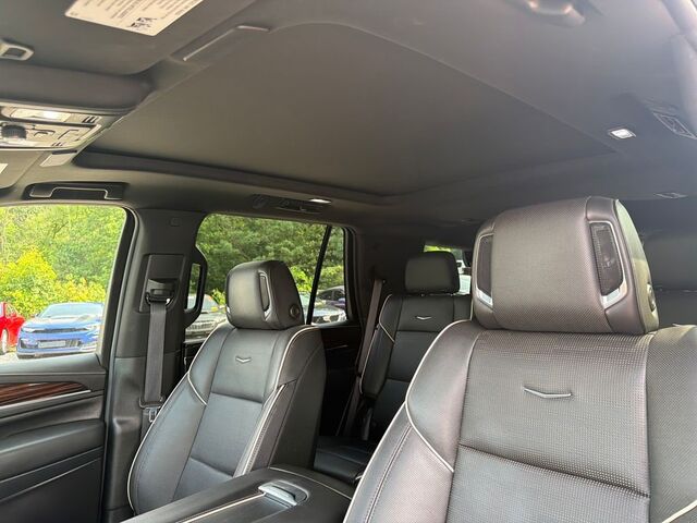 2023 Cadillac Escalade — photo 1 of 6