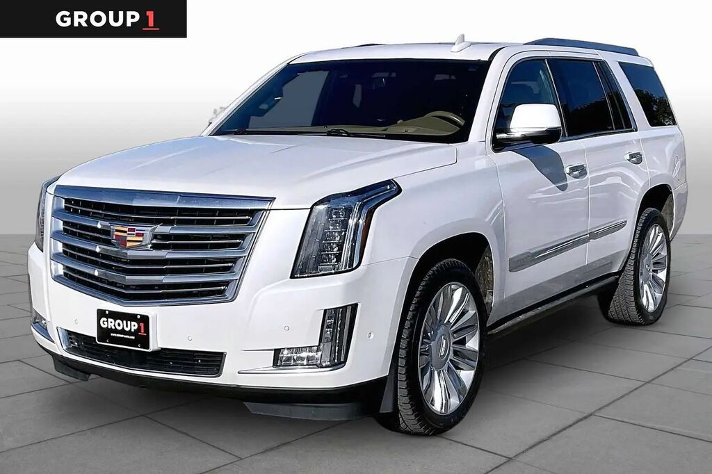 2017 Cadillac Escalade Platinum — photo 1 of 13