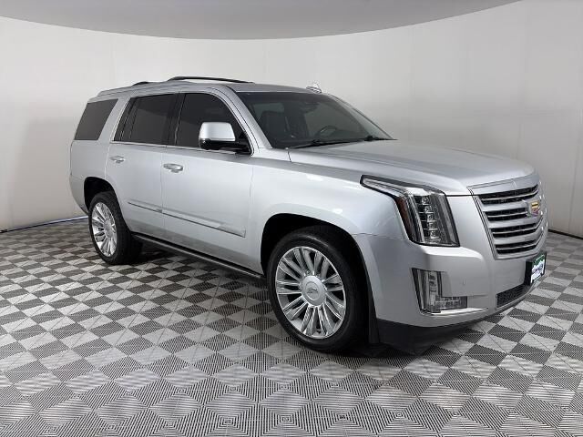 2016 Cadillac Escalade Platinum — photo 1 of 13