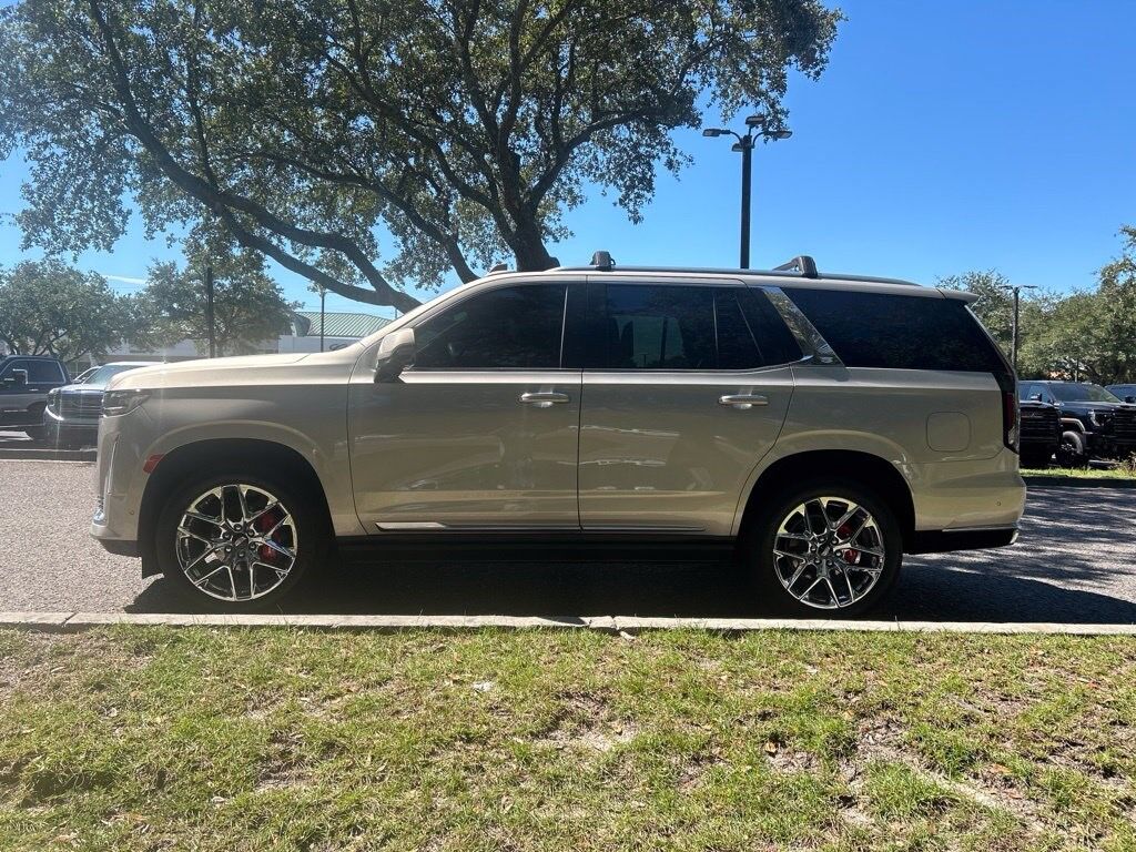 2023 Cadillac Escalade — photo 1 of 7