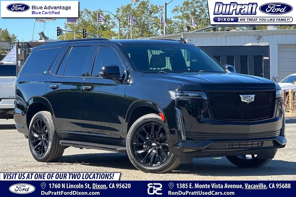2023 Cadillac Escalade Sport — photo 1 of 28