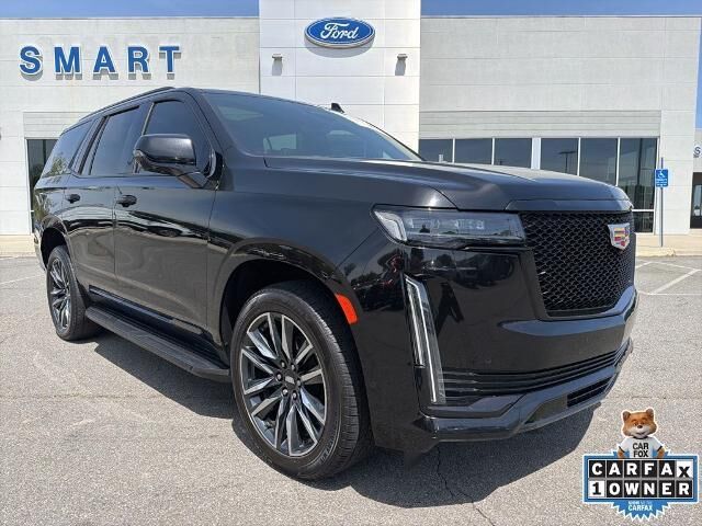 2023 Cadillac Escalade Sport — photo 1 of 12