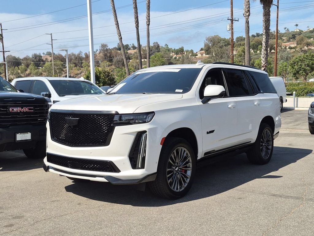 2023 Cadillac Escalade — photo 1 of 7