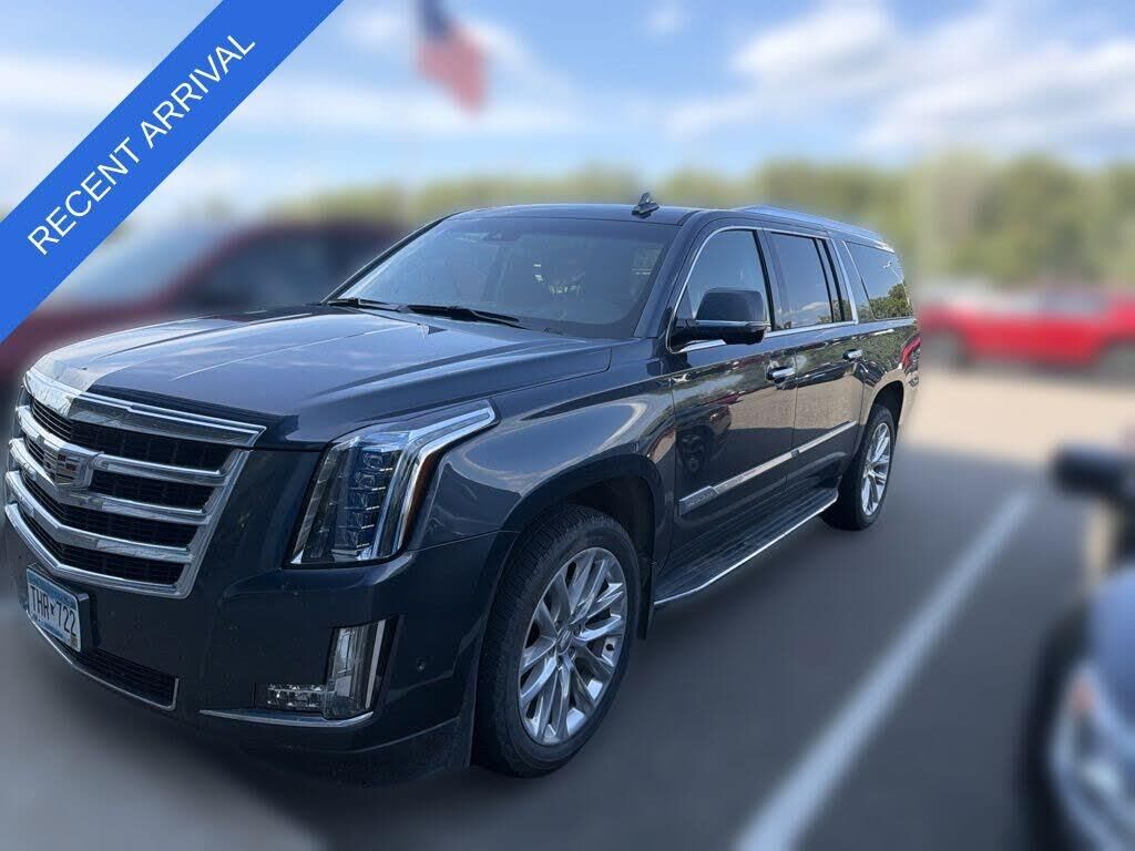 2019 Cadillac Escalade ESV Luxury — photo 1 of 1