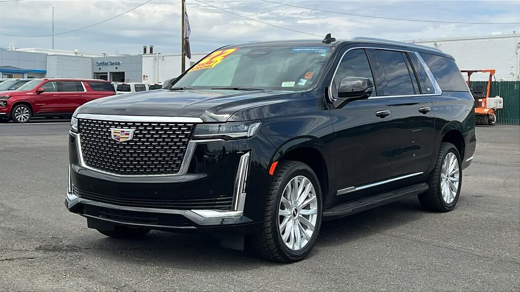2022 Cadillac Escalade ESV Luxury — photo 1 of 13