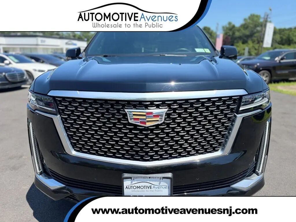 2024 Cadillac Escalade ESV Premium Luxury — photo 1 of 26