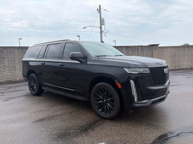 2023 Cadillac Escalade ESV Premium Luxury — photo 1 of 13