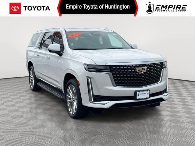 2023 Cadillac Escalade ESV Premium Luxury — photo 1 of 26