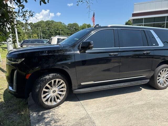 2021 Cadillac Escalade ESV Premium Luxury — photo 1 of 1