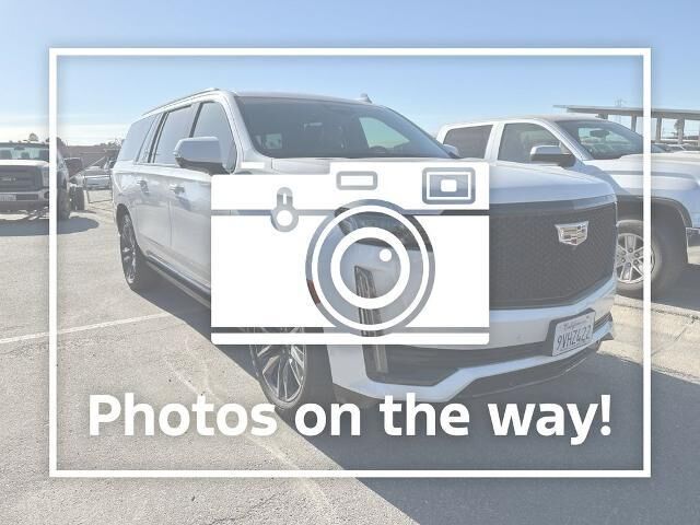 2021 Cadillac Escalade ESV Sport — photo 1 of 13