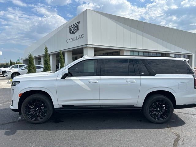 2023 Cadillac Escalade ESV — photo 1 of 7