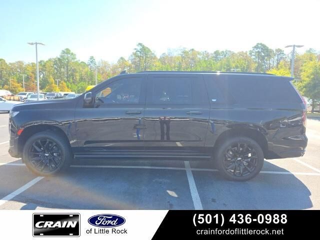 2023 Cadillac Escalade ESV Sport Platinum — photo 1 of 13