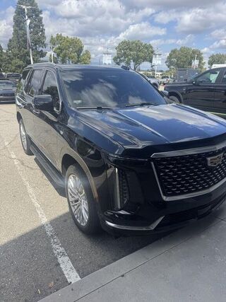 2025 Cadillac Escalade Premium Luxury — photo 1 of 3