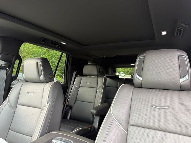 2025 Cadillac Escalade — photo 1 of 6