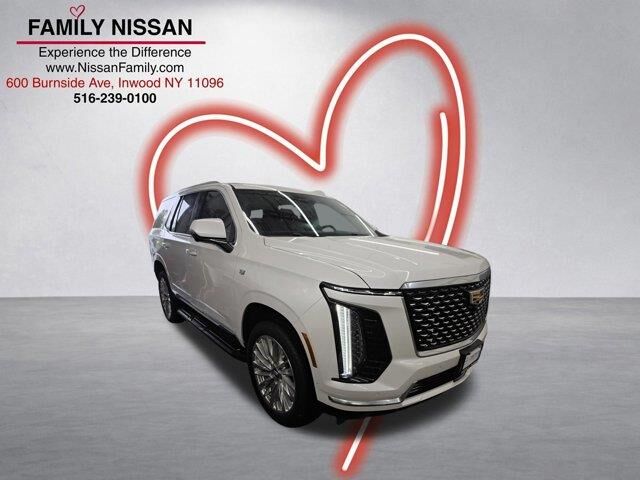 2025 Cadillac Escalade Premium Luxury — photo 1 of 38