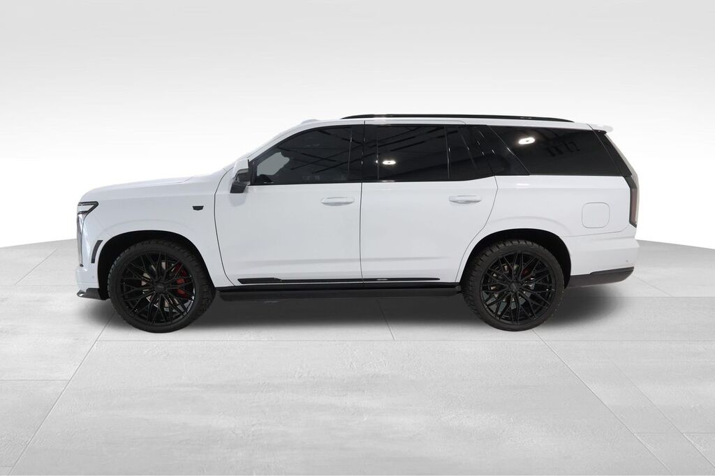 2026 Cadillac Escalade — photo 1 of 7