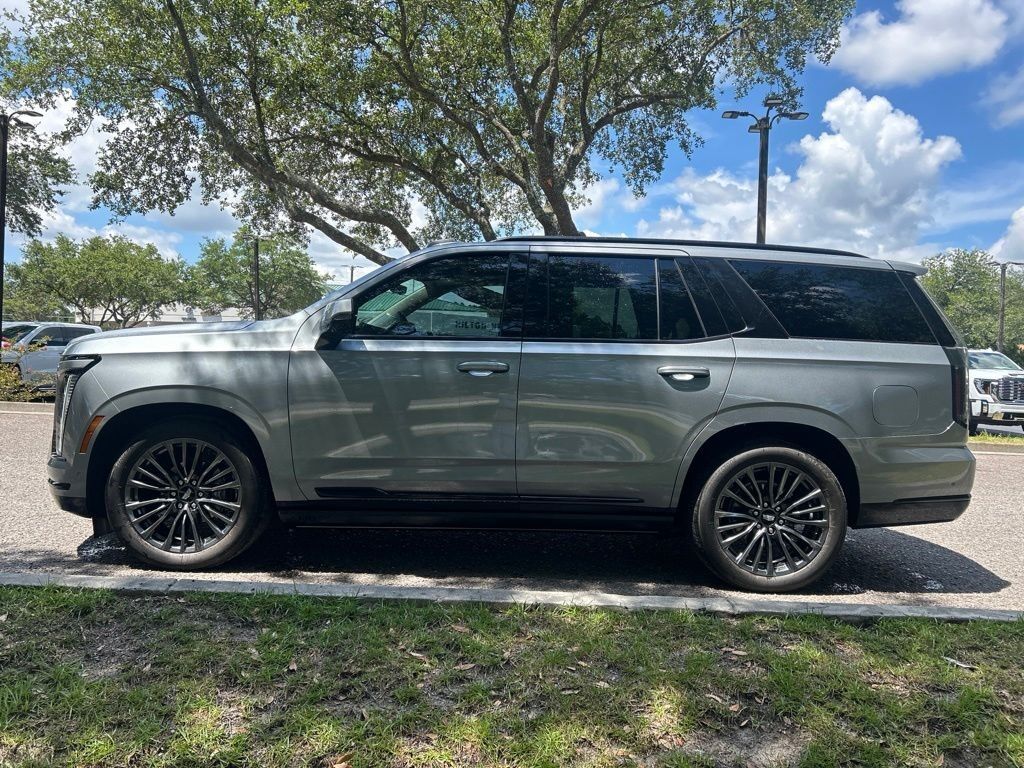 2025 Cadillac Escalade — photo 1 of 7