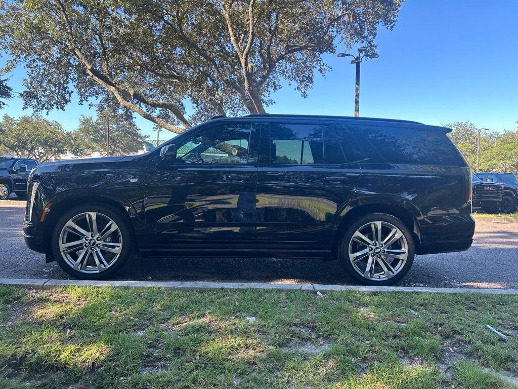 2025 Cadillac Escalade — photo 1 of 7