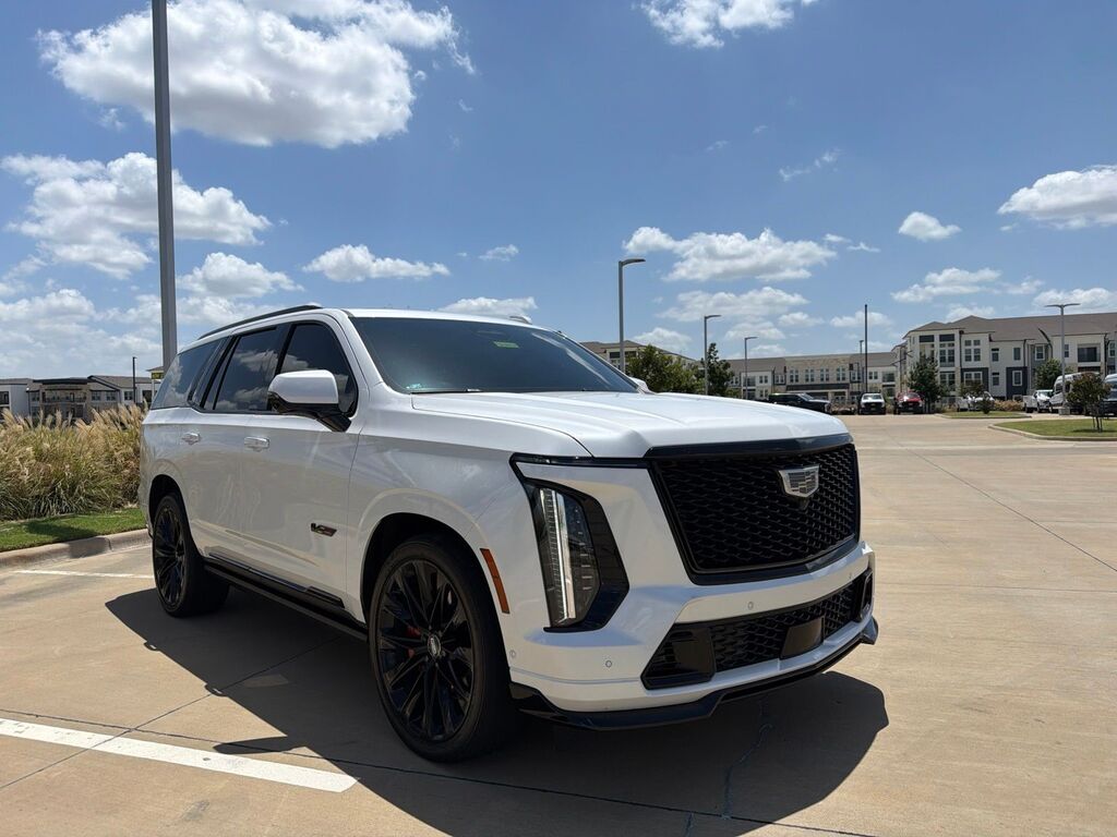 2025 Cadillac Escalade — photo 1 of 7