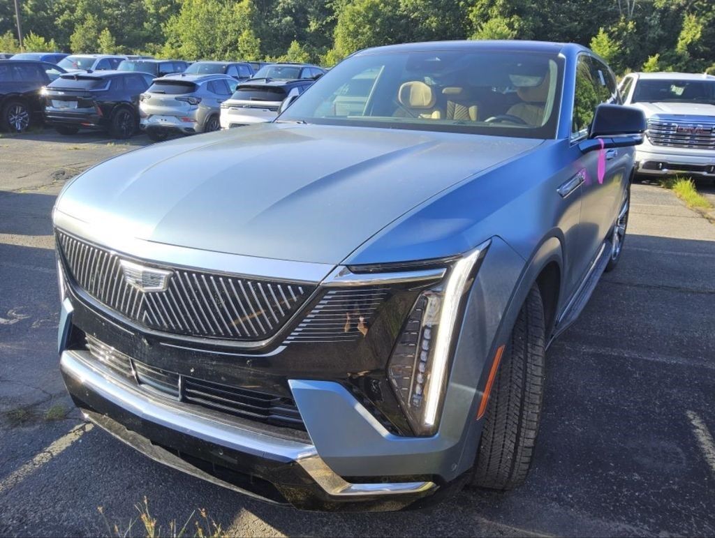 2025 Cadillac Escalade IQ — photo 1 of 7