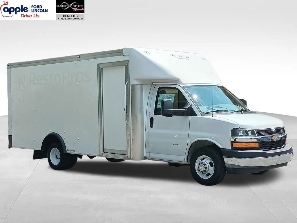2023 Chevrolet Express 3500 — photo 1 of 13