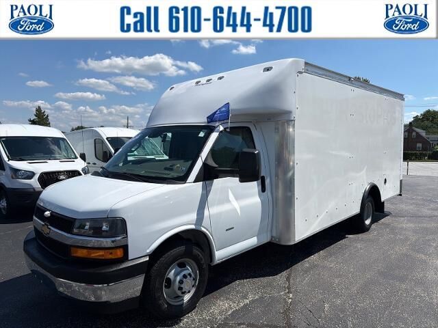2022 Chevrolet Express 3500 — photo 1 of 13