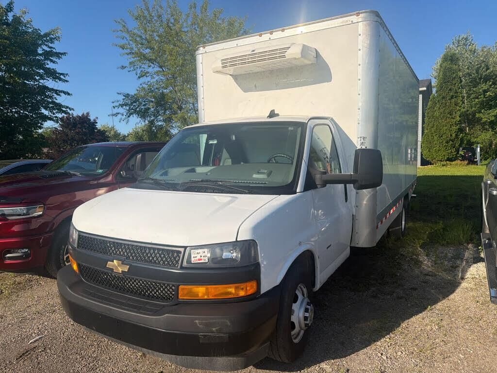 2024 Chevrolet Express 3500 — photo 1 of 1