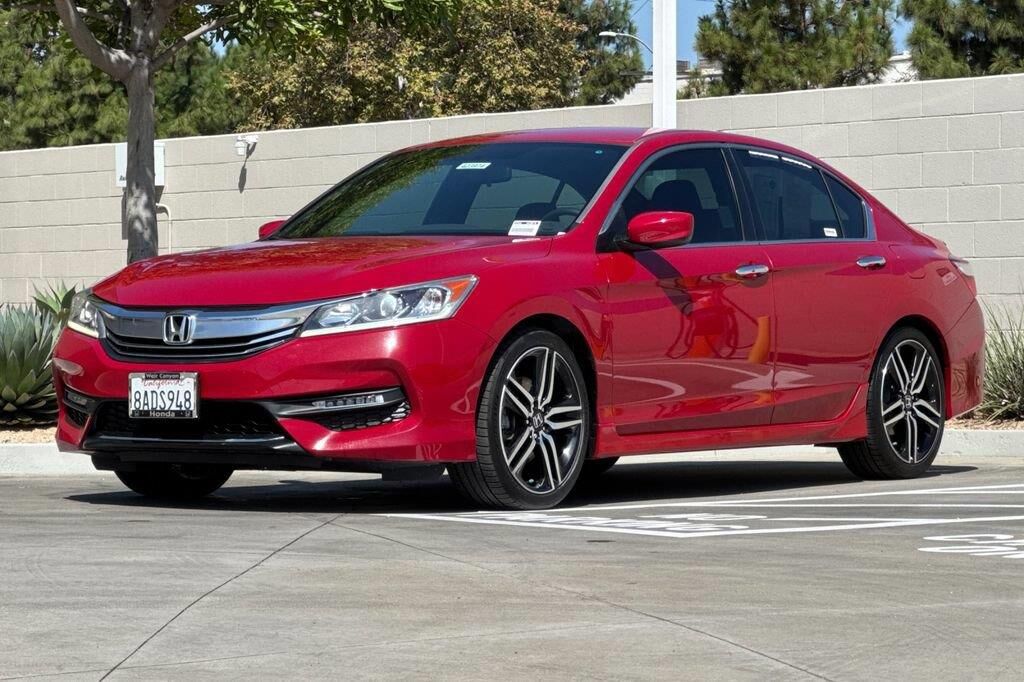 2017 Honda Accord Sport — photo 1 of 14