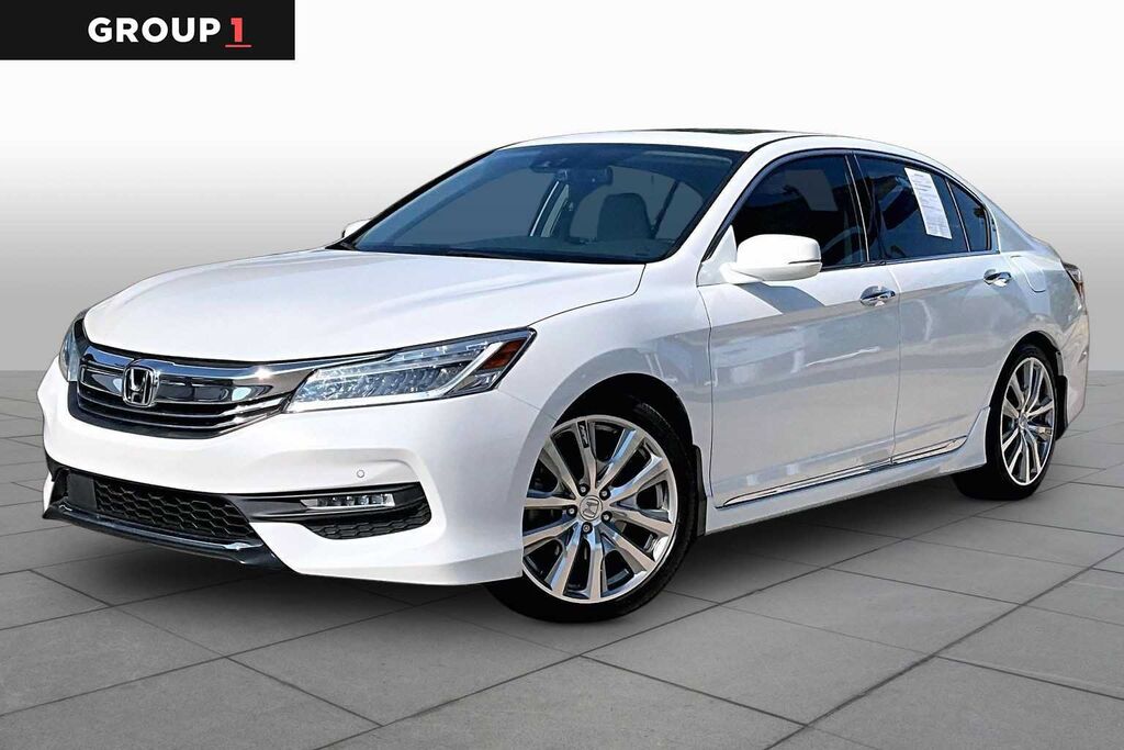 2017 Honda Accord Sedan Touring — photo 1 of 7