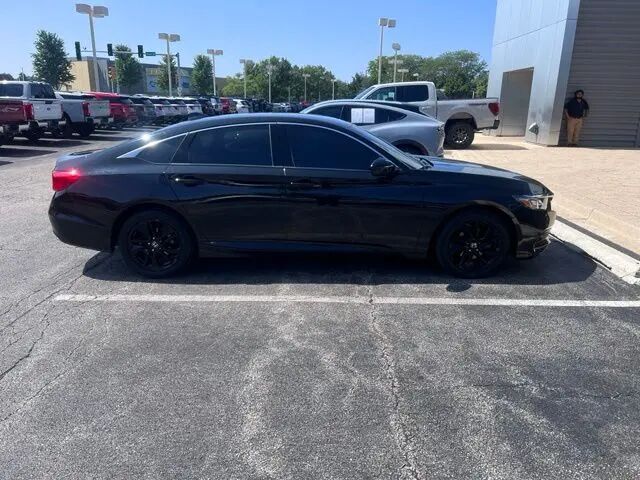 2018 Honda Accord LX — photo 1 of 4