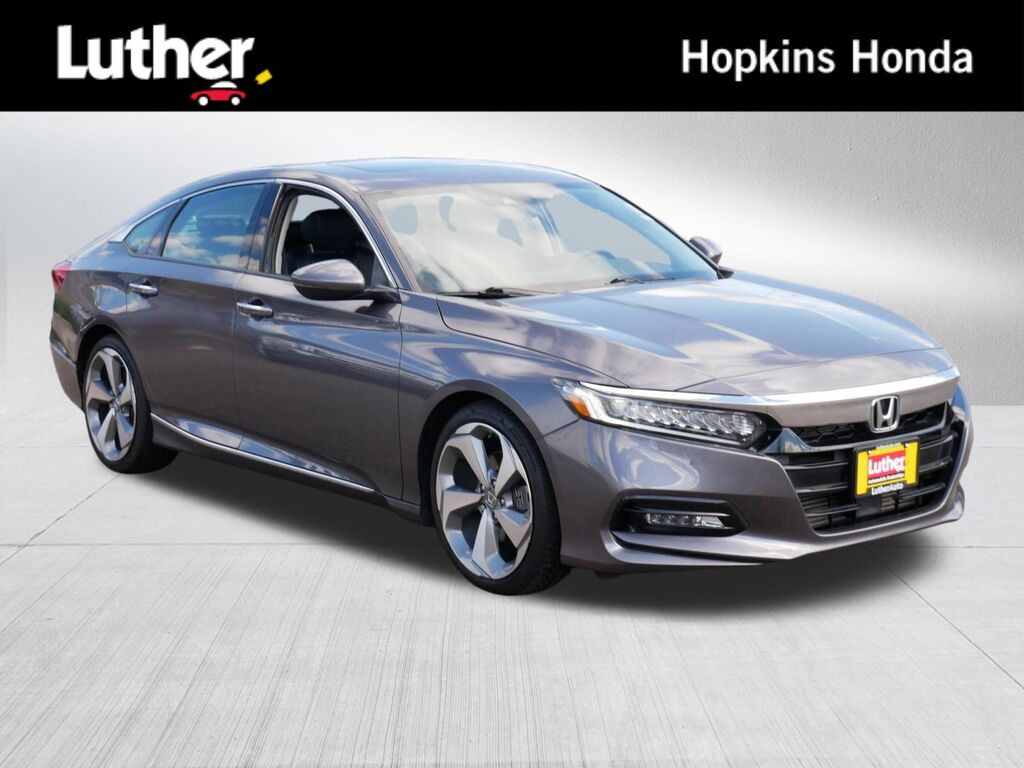 2018 Honda Accord Sedan Touring — photo 1 of 7