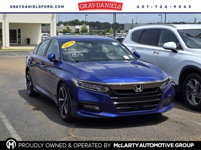 2019 Honda Accord Sport — photo 1 of 4