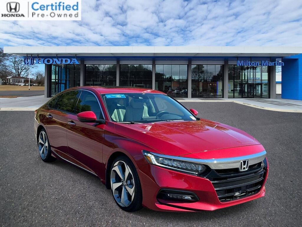 2018 Honda Accord Touring — photo 1 of 13