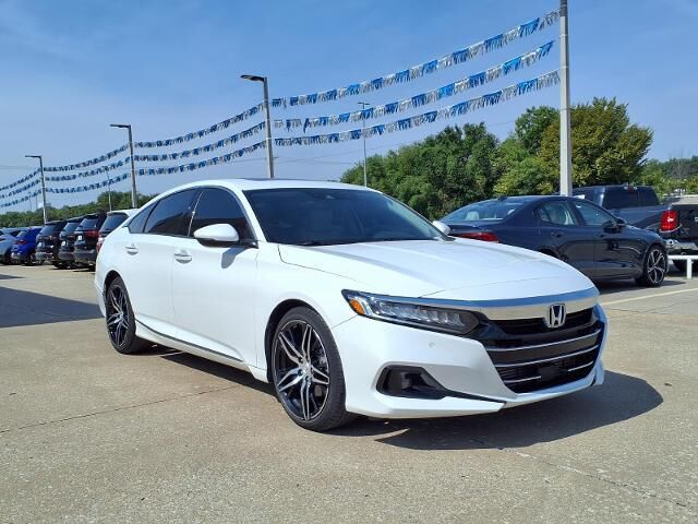 2021 Honda Accord Touring — photo 1 of 26