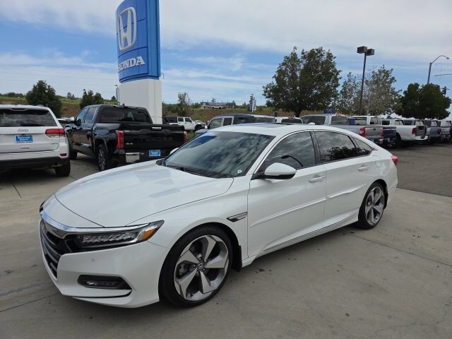 2019 Honda Accord Sedan Touring — photo 1 of 7