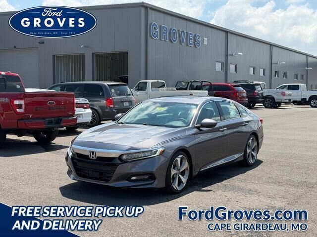 2018 Honda Accord Touring — photo 1 of 13